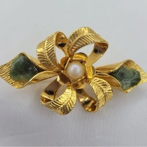 Jade flower brooch Gold tone bow brooch Vintage pearl brooch